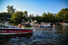 Sloep zinkt vlakbij Drecht in Loosdrecht