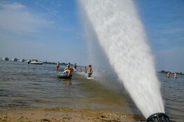 Brandweer zorgt voor waterpret in &#39;t Gooi