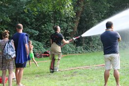 Brandweer Naarden zorgt voor waterfestijn