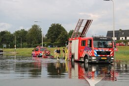 Muiden loopt onder na waterhoos