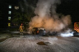 Auto in vlammen op in Hilversum