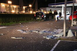 Auto crasht op parkeerplaats wegrestaurant Eemnes