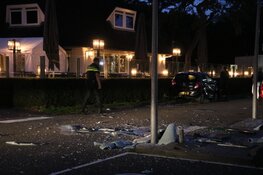 Auto crasht op parkeerplaats wegrestaurant Eemnes