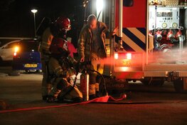 Auto brandt uit na harde knal in Bussum