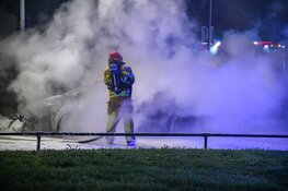 Auto door brand verwoest in Hilversum