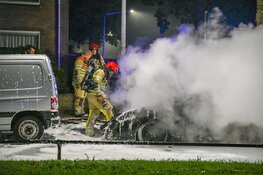 Auto door brand verwoest in Hilversum