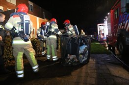 Brand in portiek Huizen zorgt voor veel rookontwikkeling