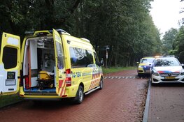 Mountainbiker zwaargewond na val in Huizen