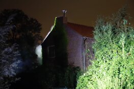 Drie personen naar ziekenhuis na brand Muiderberg