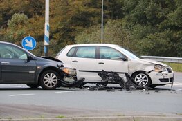 Ongeval met meerdere auto's in Bussum