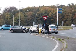Ongeval met meerdere auto's in Bussum